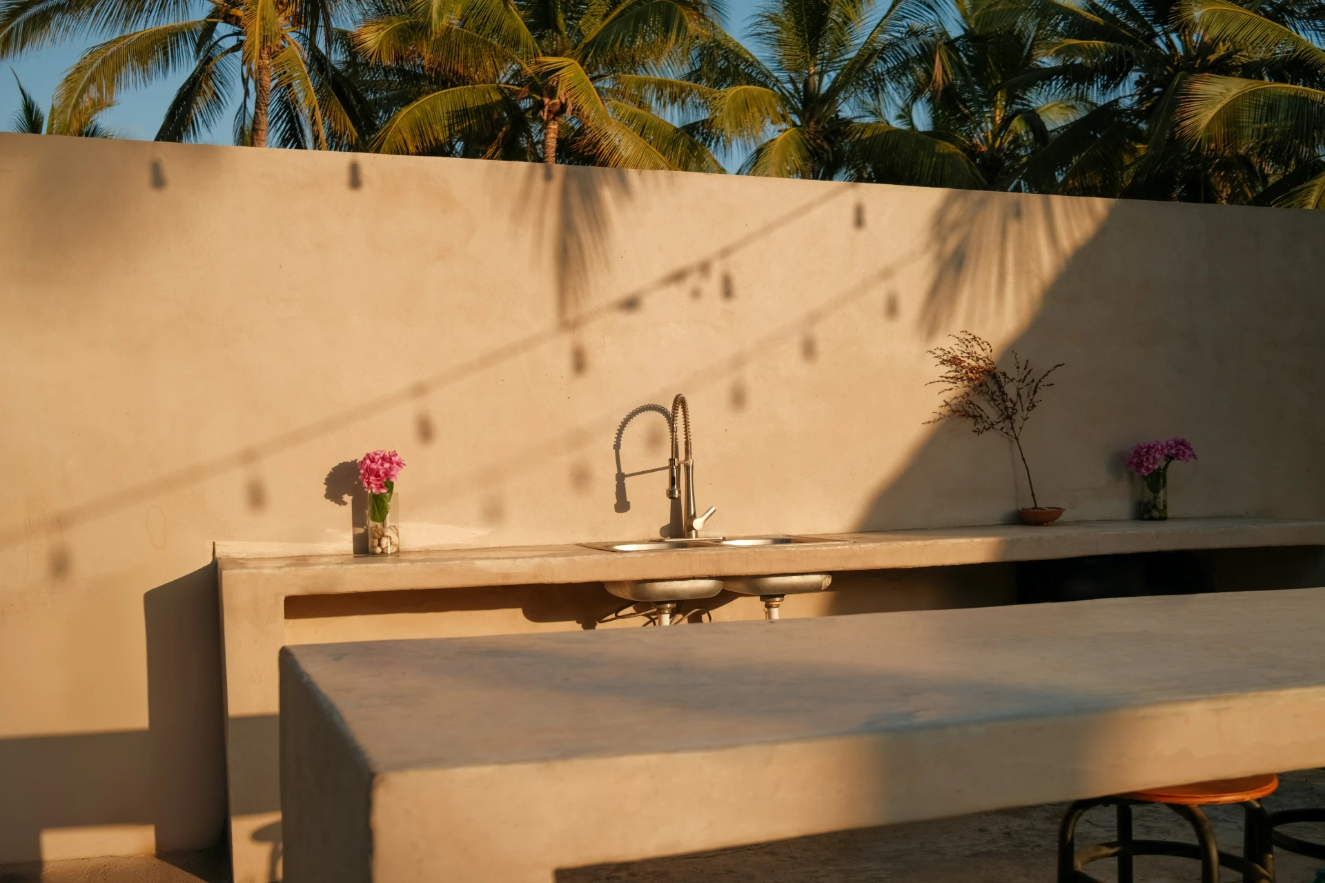 The Outdoor Kitchen Problem: Why Most Luxury Miami Homes Get This Wrong